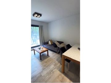 Departamento de 3 ambientes con amplia terraza. Villa Robles