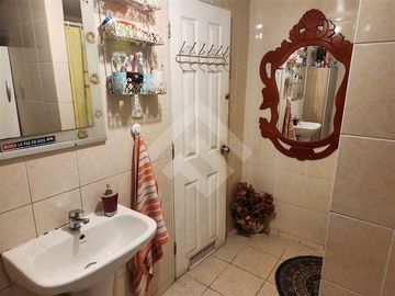 Casa en Venta en LA CAPILLA / ROLANDO PETERSEN