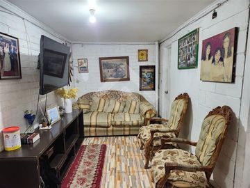 Casa en Venta en LA CAPILLA / ROLANDO PETERSEN