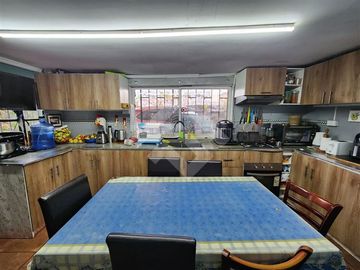 Casa en Venta en LA CAPILLA / ROLANDO PETERSEN