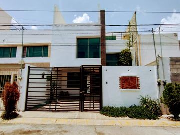 CASA EN VENTA EN FRACCIONAMIENTO PRIVADO LA HERRADURA,PACHUCA,HGO.
