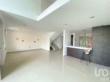 CASA EN VENTA EN FRACCIONAMIENTO PRIVADO LA HERRADURA,PACHUCA,HGO.