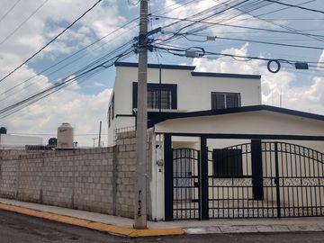 CASA EN VENTA EN FRACCIONAMIENTO SAN JOSE,TULIPANES,PACHUCA,HGO.
