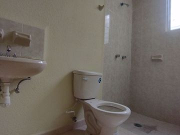 CASA EN VENTA EN FRACCIONAMIENTO SAN JOSE,TULIPANES,PACHUCA,HGO.