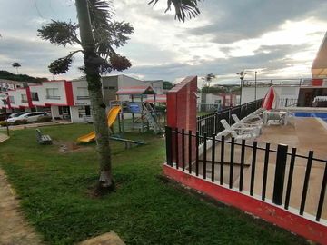 CASA EN VENTA VIA ALTAGRACIA / PEREIRA