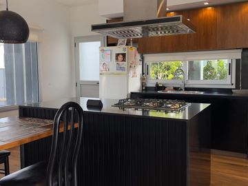 CASA EN VENTA CON FONDO A LA LAGUNA BARRIO SAN LUCAS-CANNING