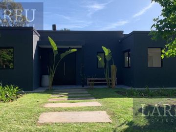 Casa en Venta - Barrio El Lucero