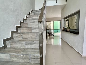 Casa en Venta de 4 Recámaras Residencial Rincon del Colibri Norte de Colima