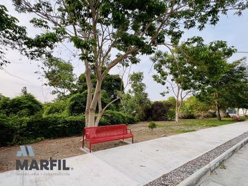 Casa en Venta de 4 Recámaras Residencial Rincon del Colibri Norte de Colima