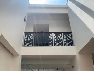 HACIENDA DE LAS PALMAS HERMOSA CASA CON ESTRICTA VIGILANCIA
