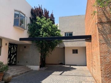 HACIENDA DE LAS PALMAS HERMOSA CASA CON ESTRICTA VIGILANCIA