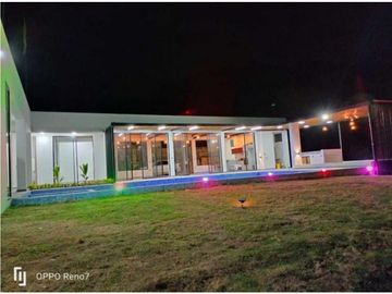 Venta de casa campestre de 1108 M2 en 890 mill en La Mesa Cund