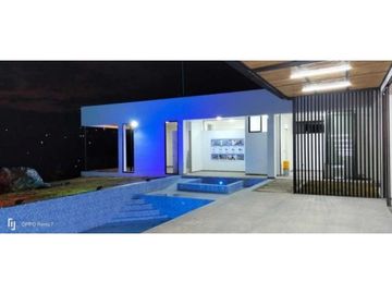 Venta de casa campestre de 1108 M2 en 890 mill en La Mesa Cund