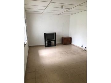 SE VENDE AMPLIA CASA EN SAN ANTONIO