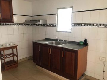 SE VENDE AMPLIA CASA EN SAN ANTONIO