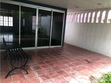SE VENDE AMPLIA CASA EN SAN ANTONIO