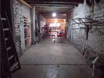 VENDE · CASA QUINTA CON DEPARTAMENTO· 896M2 · MENDOZA ·HERAS