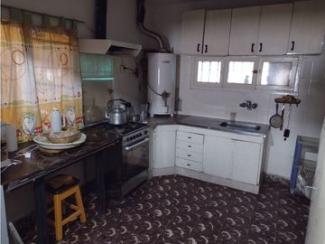 VENDE · CASA QUINTA CON DEPARTAMENTO· 896M2 · MENDOZA ·HERAS