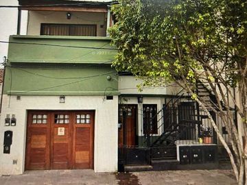 Casa con Departamento en venta en Quilmes Este