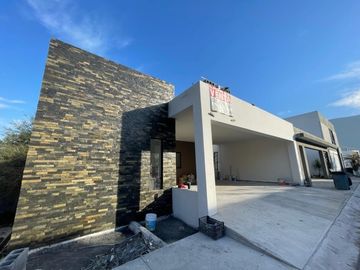 CASA EN VENTA - ALAMO SUR - SANTIAGO, N.L.