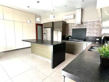 CASA EN VENTA EN SIERRA ALTA CARRETERA NACIONAL
