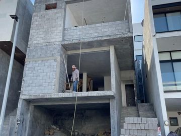 CASA PREVENTA - CARRETERA NACIONAL - LOMAS DEL VERGEl