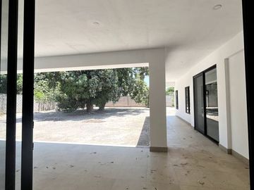 CASA  EN VENTA MUY AMPLIA Y MODERNA  EN ANGOSTURA SINALOA MEXICO