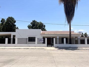 CASA  EN VENTA MUY AMPLIA Y MODERNA  EN ANGOSTURA SINALOA MEXICO