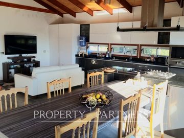 Algarrobo, Maravillosa casa en Parcela