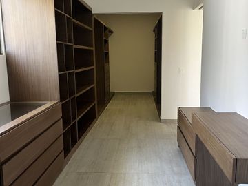Venta Residencia en Privada Yucatán Country Club