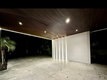 Venta Residencia en Privada Yucatán Country Club