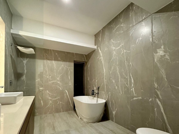 Venta Residencia en Privada Yucatán Country Club