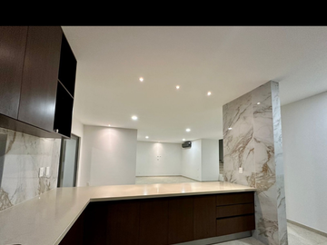 Venta Residencia en Privada Yucatán Country Club