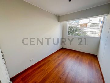 VENTA DEPARTAMENTO FLAT DE ESTRENO EN MAGDALENA DEL MAR - VISTA AL LIMA CRICKET
