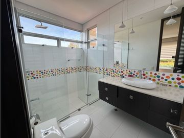 VENTA CASA EN LLANOGRANDE RIONEGRO