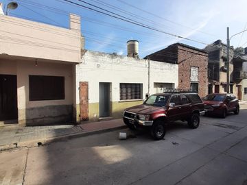 Casa en Güemes A DEMOLER , OPORTUNIDAD INVERSIONISTA. Zona Cañada