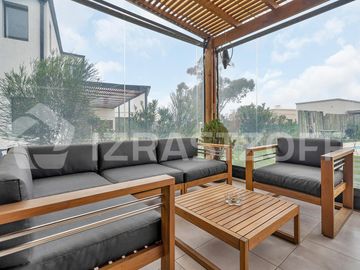 Muy buena casa en venta en lote central en Barrio Santo Tomas