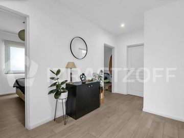 Muy buena casa en venta en lote central en Barrio Santo Tomas