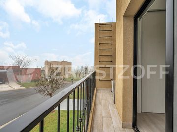 Muy buena casa en venta en lote central en Barrio Santo Tomas