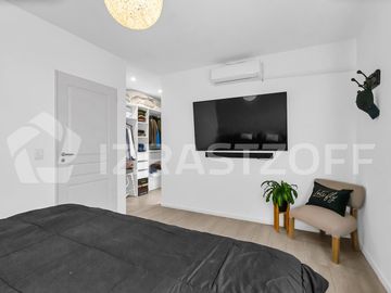 Muy buena casa en venta en lote central en Barrio Santo Tomas