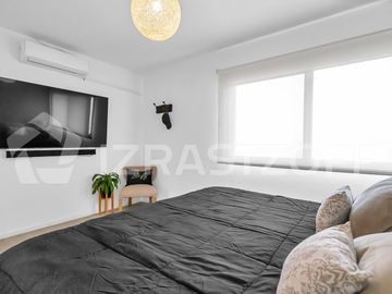 Muy buena casa en venta en lote central en Barrio Santo Tomas