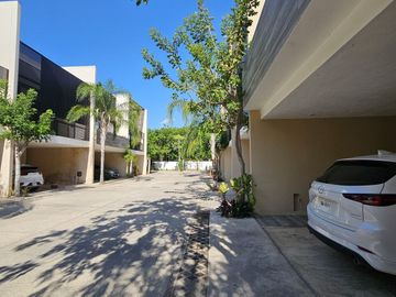 Townhouse en Venta en Mérida, Privada SAO, Temozón Norte