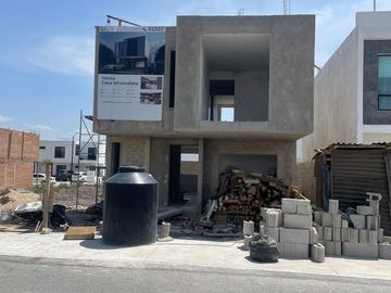 SE VENDE CASA EN QUERÉTARO, MESETA HABITAT