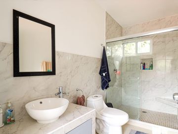 CASA MODERNA EN BURGOS VIG 24/7 ALBERCA Y JARDIN PRIVADO
