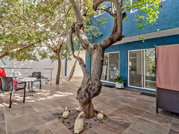 CASA MODERNA EN BURGOS VIG 24/7 ALBERCA Y JARDIN PRIVADO