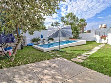 CASA MODERNA EN BURGOS VIG 24/7 ALBERCA Y JARDIN PRIVADO