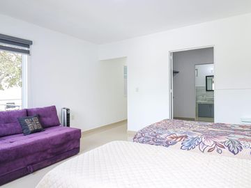 CASA MODERNA EN BURGOS VIG 24/7 ALBERCA Y JARDIN PRIVADO