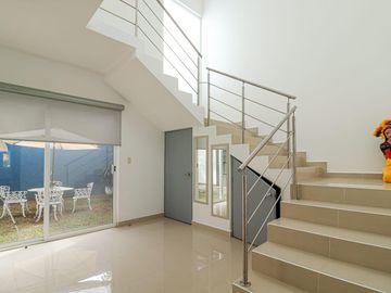 CASA MODERNA EN BURGOS VIG 24/7 ALBERCA Y JARDIN PRIVADO