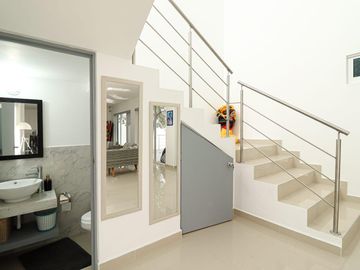 CASA MODERNA EN BURGOS VIG 24/7 ALBERCA Y JARDIN PRIVADO