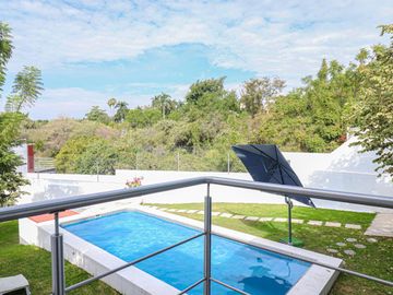 CASA MODERNA EN BURGOS VIG 24/7 ALBERCA Y JARDIN PRIVADO